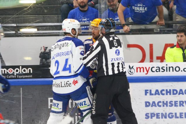 Photo hockey match Zug - Zürich le 23/04/2022
