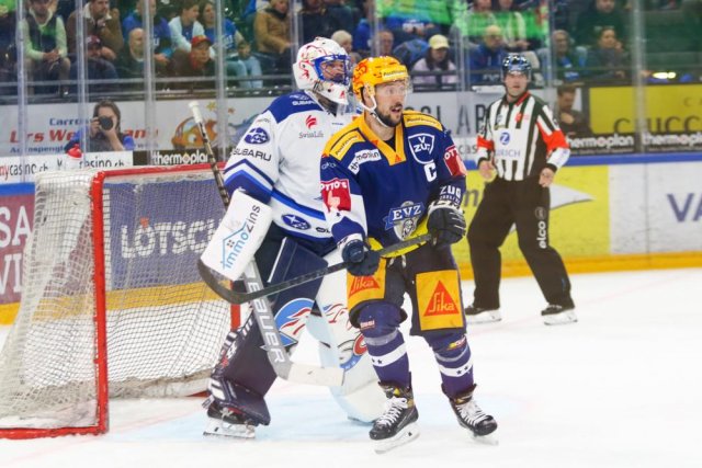 Photo hockey match Zug - Zürich le 23/04/2022
