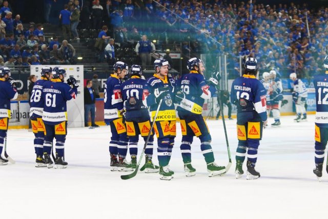 Photo hockey match Zug - Zürich le 23/04/2022