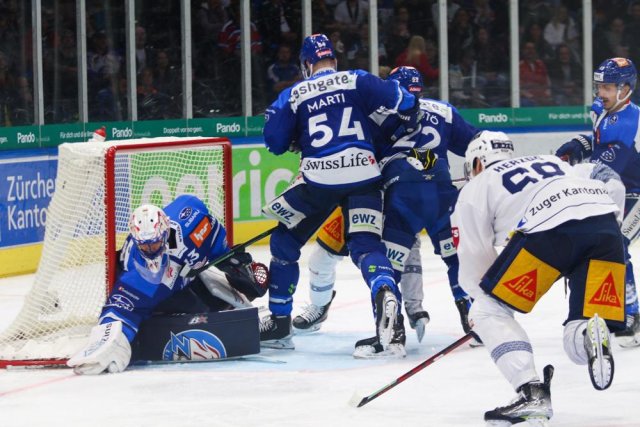 Photo hockey match Zürich - Zug le 25/04/2022