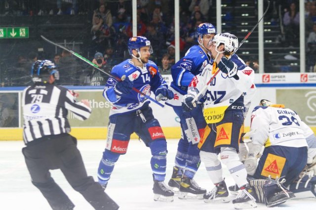 Photo hockey match Zürich - Zug le 25/04/2022