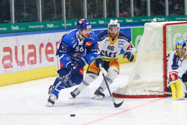 Photo hockey match Zürich - Zug le 25/04/2022