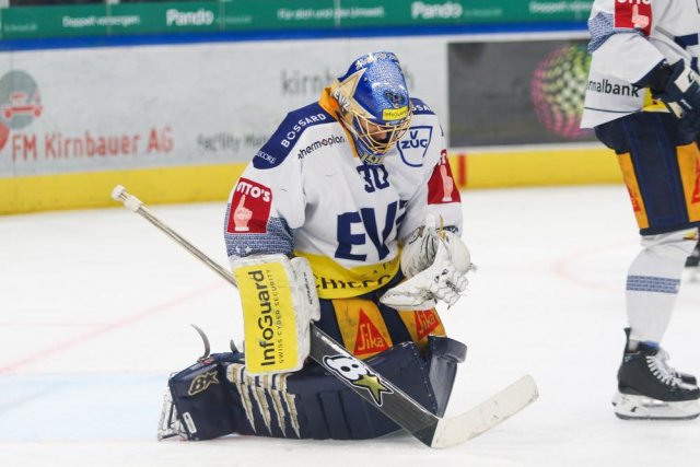 Photo hockey match Zürich - Zug le 25/04/2022