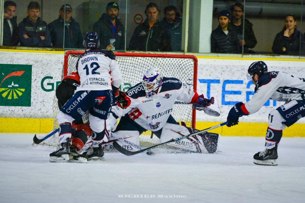Chamonix  2 - 4 Angers 