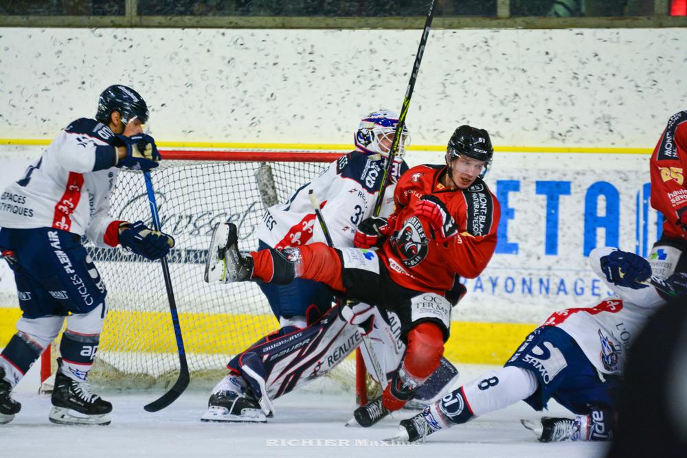 Chamonix  2 - 4 Angers 