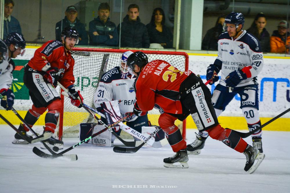 Chamonix  2 - 4 Angers 