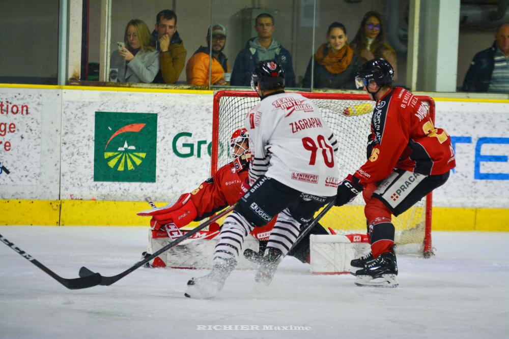 Chamonix  3 - 2 Briançon 