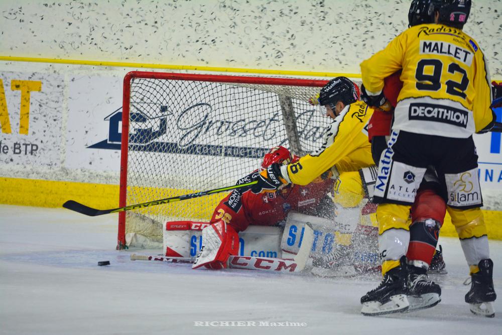 Chamonix  3 - 5 Rouen