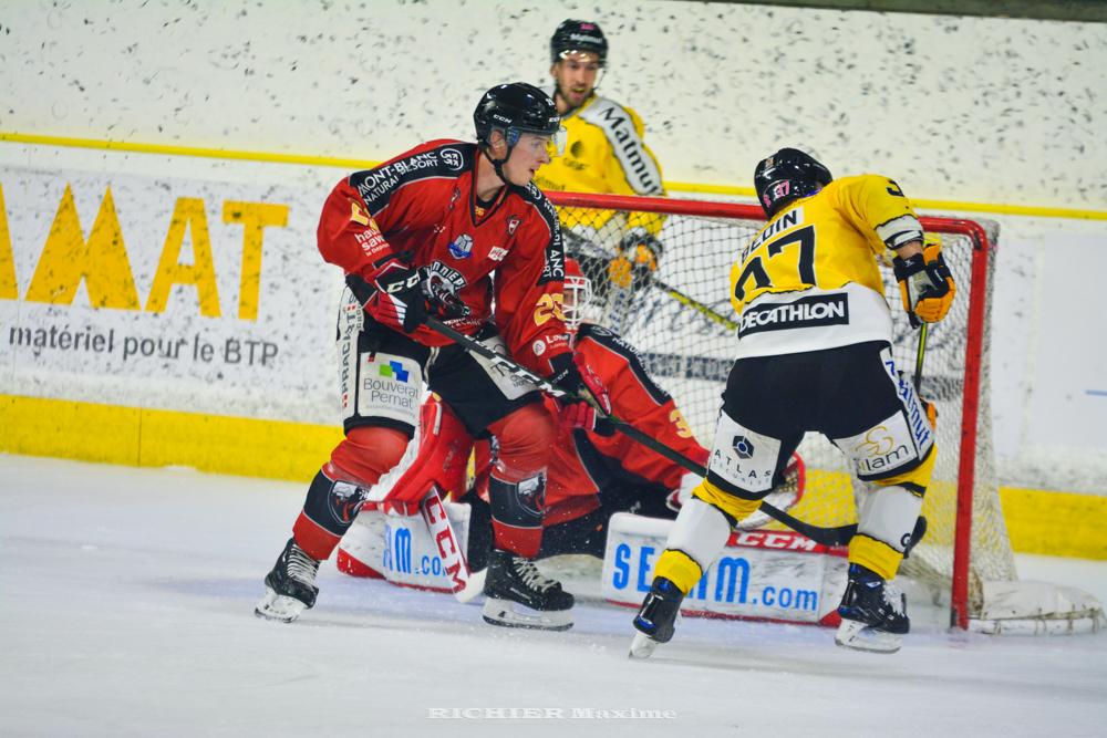 Chamonix  3 - 5 Rouen