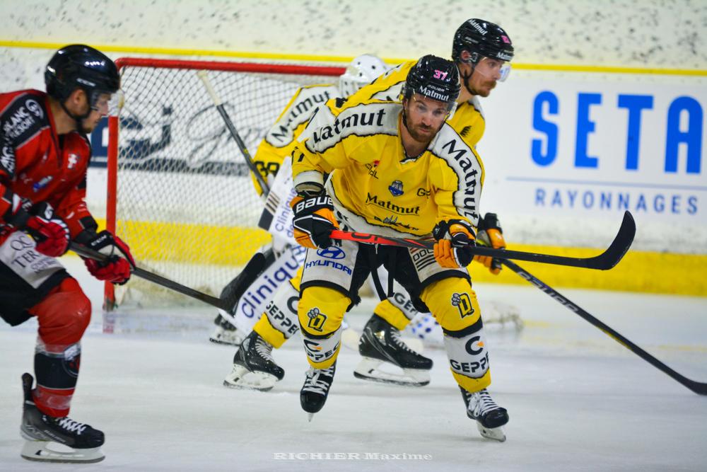 Chamonix  3 - 5 Rouen