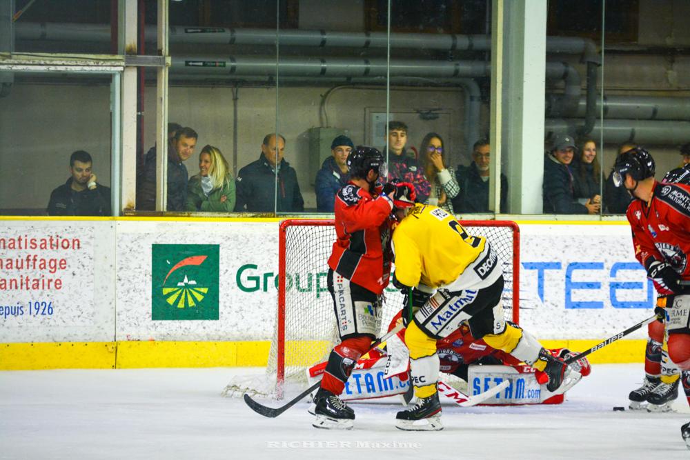 Chamonix  3 - 5 Rouen