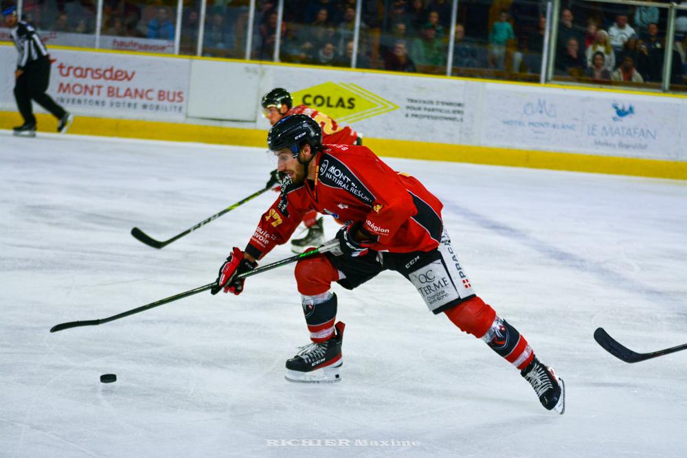 Chamonix  3 - 5 Rouen
