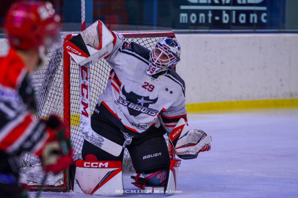 Mont-Blanc 3 - 4 Neuilly/Marne