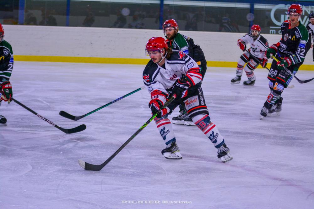 Mont-Blanc 3 - 4 Neuilly/Marne
