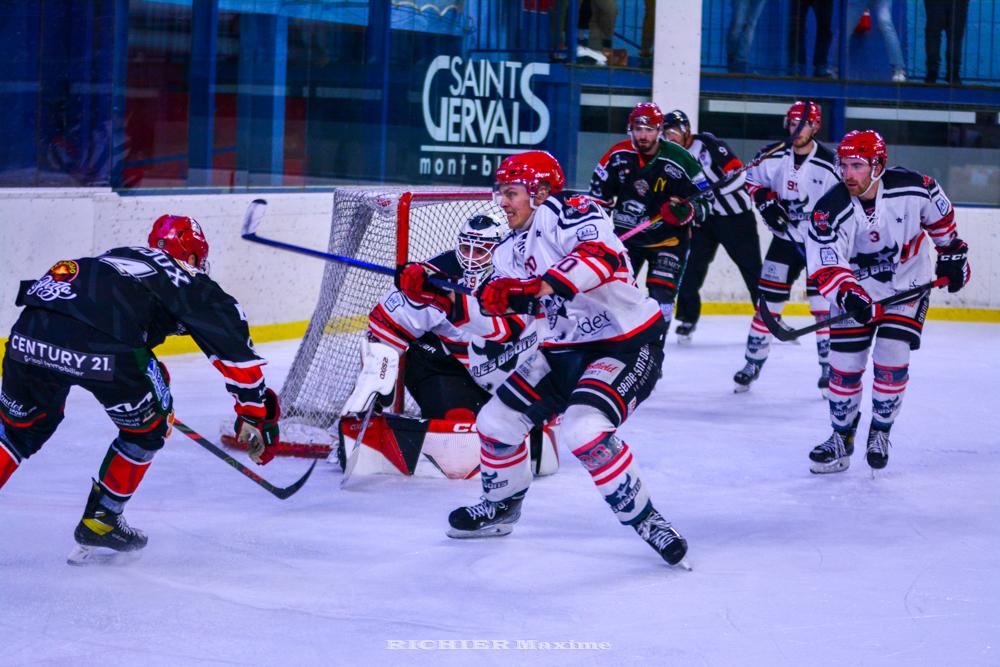 Mont-Blanc 3 - 4 Neuilly/Marne