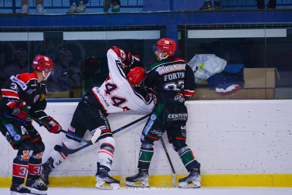 Mont-Blanc 3 - 4 Neuilly/Marne