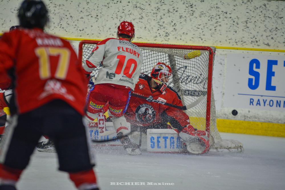 Chamonix  1 - 3 Grenoble 
