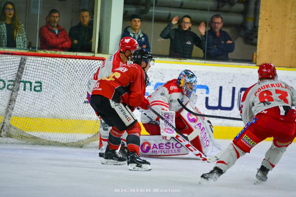 Chamonix  1 - 3 Grenoble 