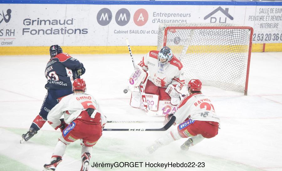 Angers  3 - 4 Grenoble 