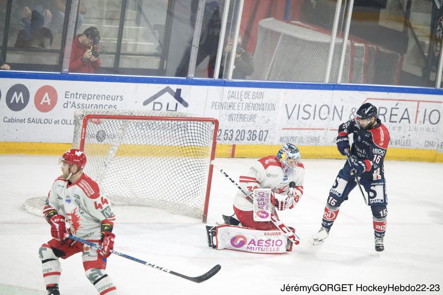 Angers  3 - 4 Grenoble 