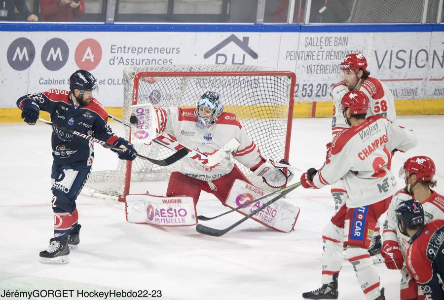 Angers  3 - 4 Grenoble 