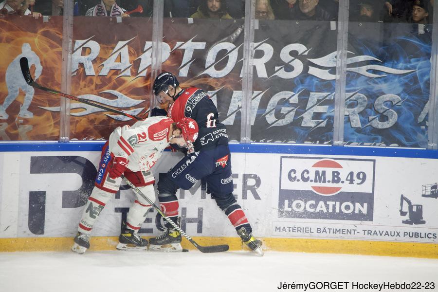 Angers  3 - 4 Grenoble 