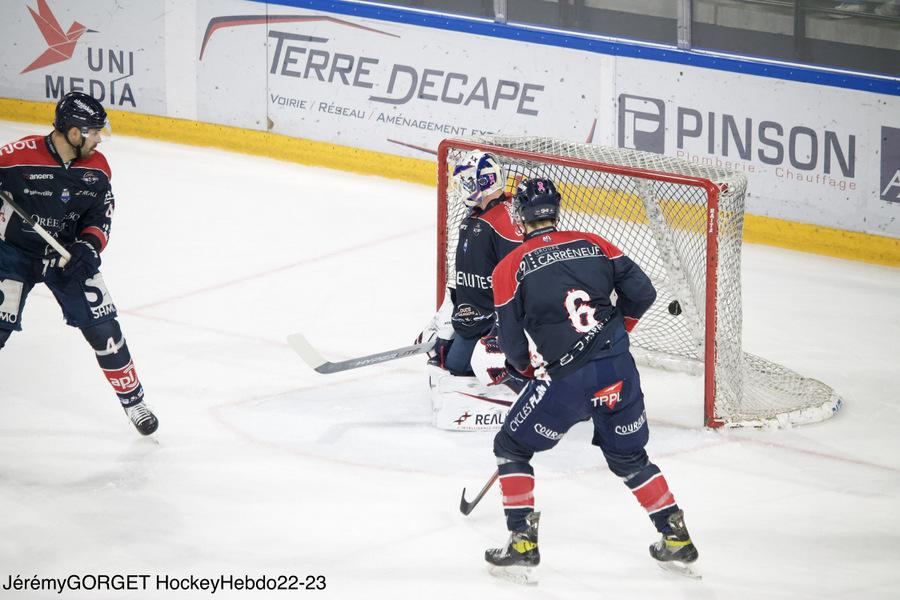 Angers  3 - 4 Grenoble 