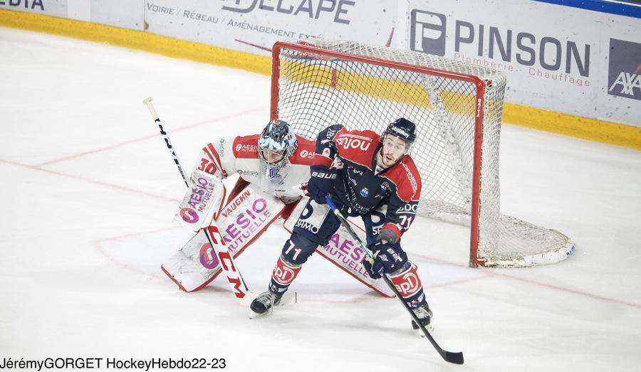 Angers  3 - 4 Grenoble 