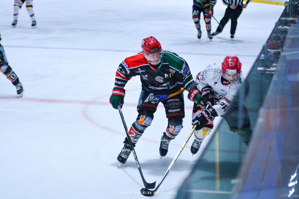 Mont-Blanc 2 - 1 Cholet 