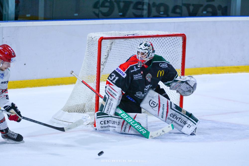 Mont-Blanc 2 - 1 Cholet 