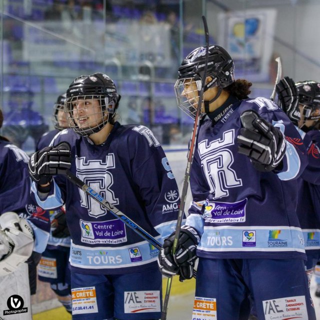 Photo hockey match Tours / Féminine - Cergy-Pontoise / Féminin le 05/11/2022