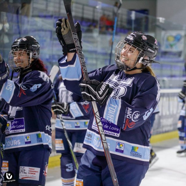 Photo hockey match Tours / Féminine - Cergy-Pontoise / Féminin le 05/11/2022