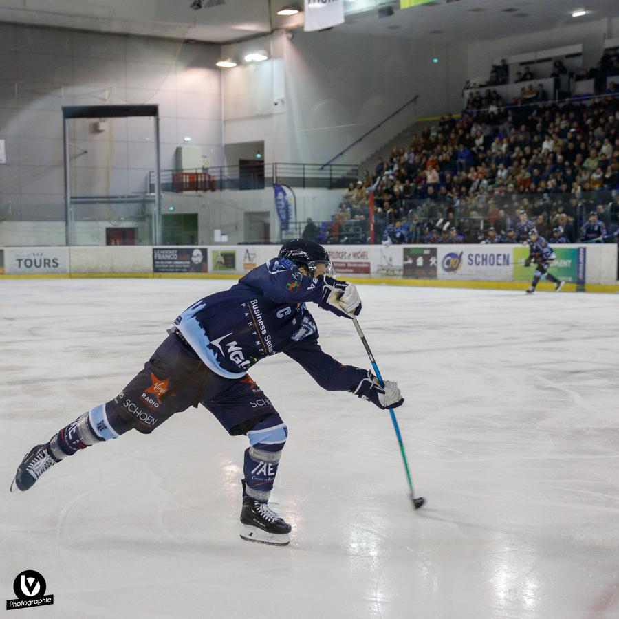 Tours  2 - 4 Caen 