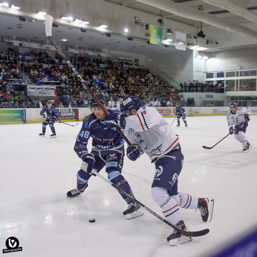 Tours  2 - 4 Caen 