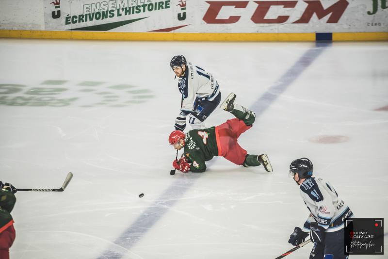 Cergy-Pontoise II 4 - 1 Tours II