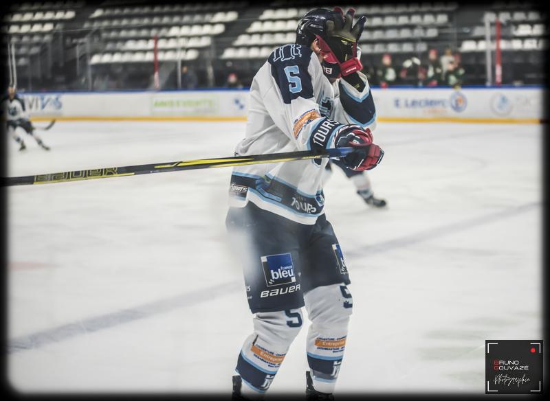 Cergy-Pontoise II 4 - 1 Tours II