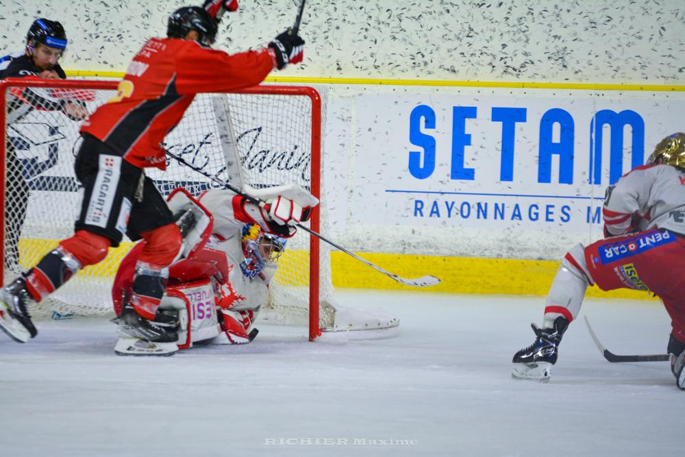Chamonix  2 - 5 Grenoble 