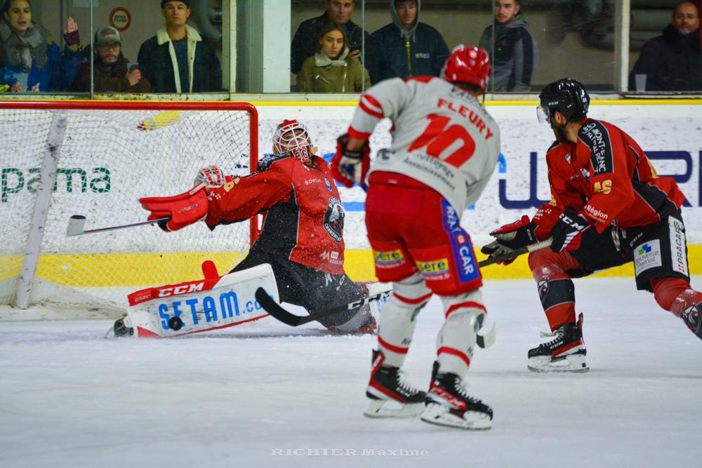 Chamonix  2 - 5 Grenoble 
