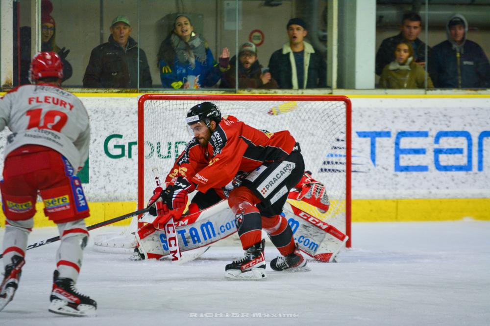 Chamonix  2 - 5 Grenoble 