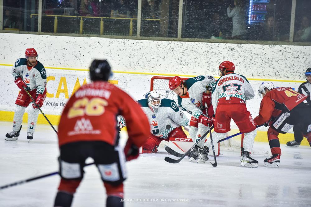 Chamonix  5 - 1 Cergy-Pontoise