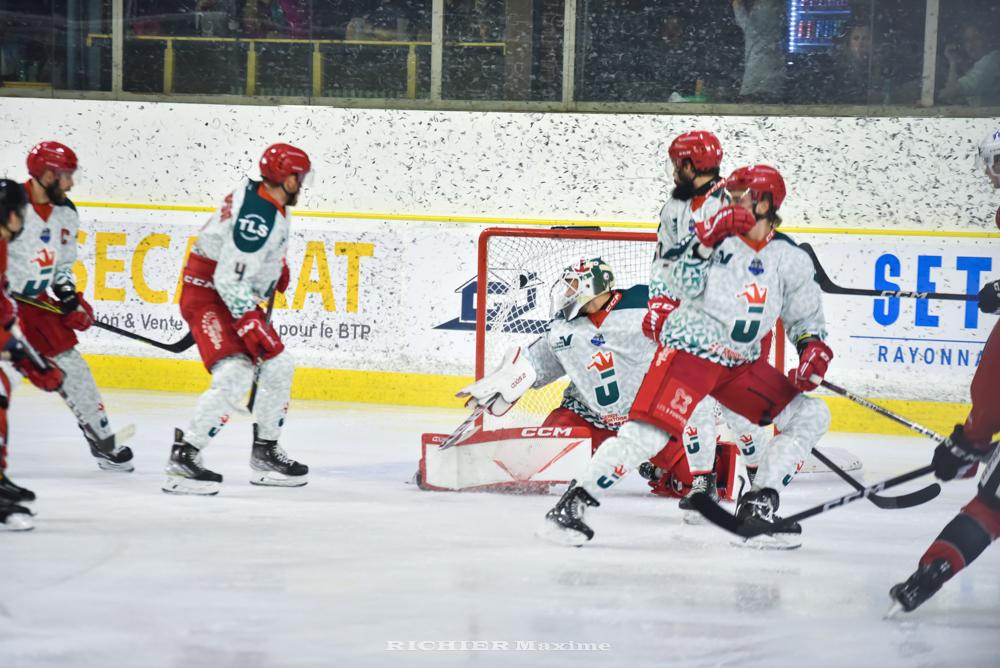Chamonix  5 - 1 Cergy-Pontoise