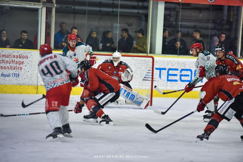 Chamonix  5 - 1 Cergy-Pontoise