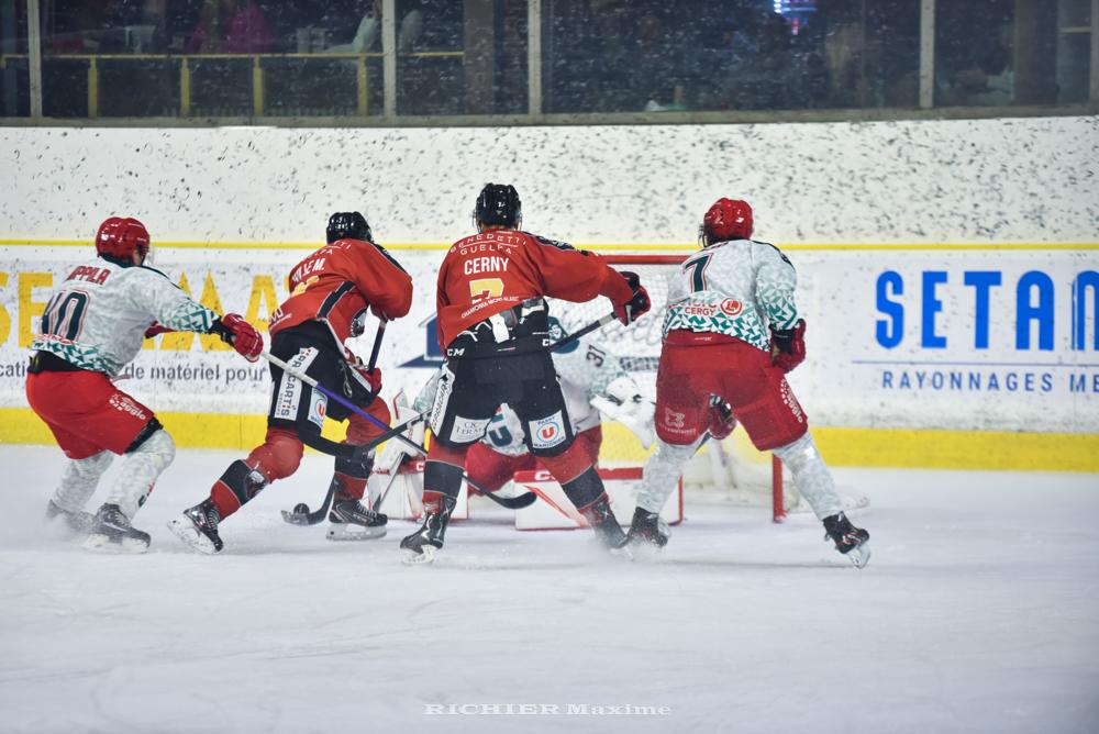 Chamonix  5 - 1 Cergy-Pontoise
