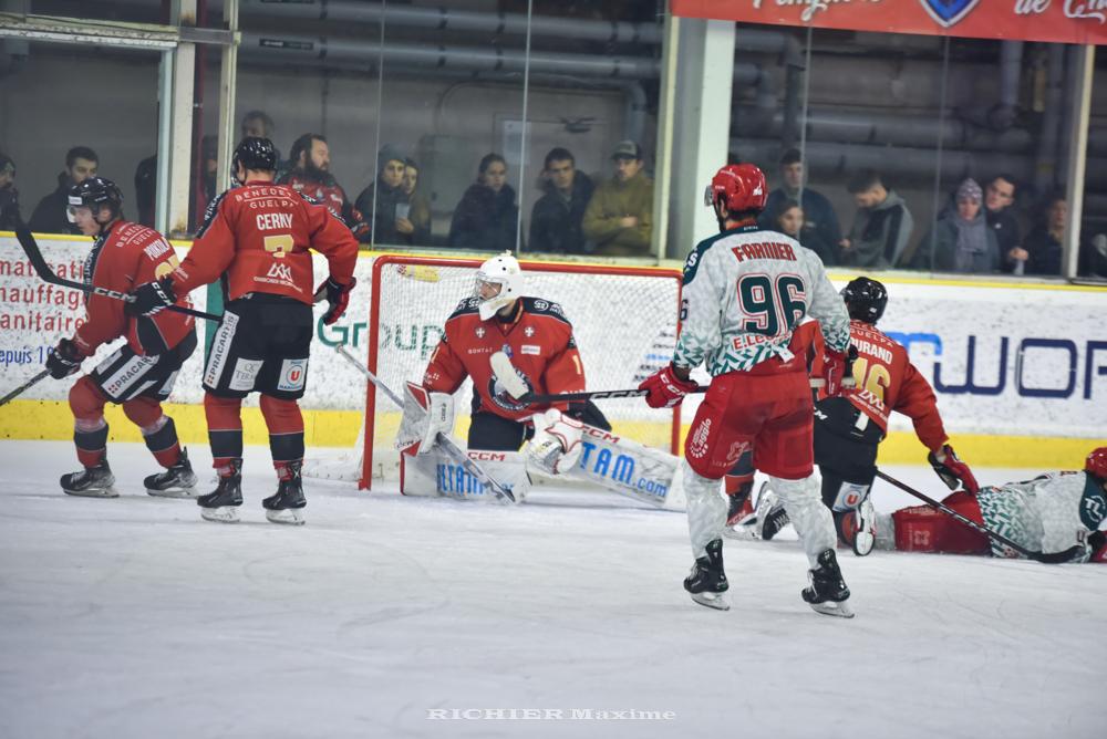 Chamonix  5 - 1 Cergy-Pontoise