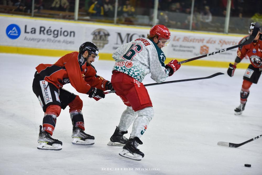 Chamonix  5 - 1 Cergy-Pontoise