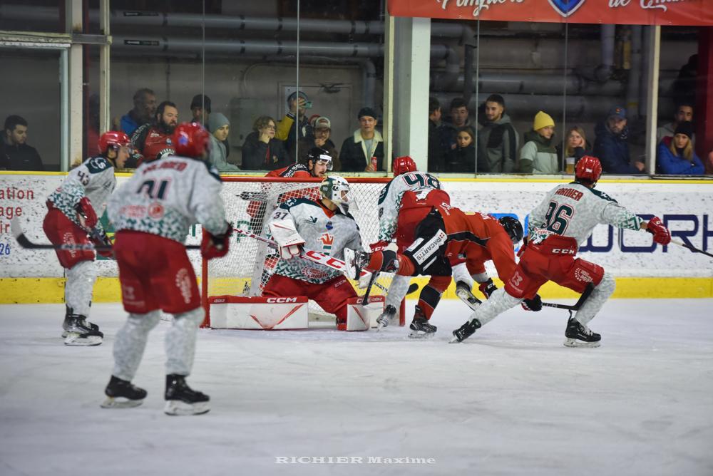 Chamonix  5 - 1 Cergy-Pontoise