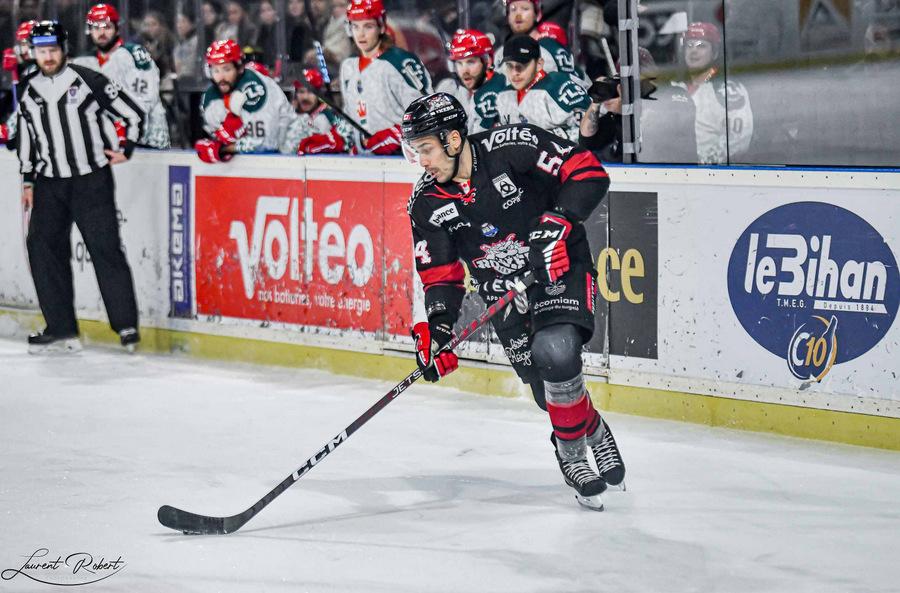 Bordeaux 7 - 3 Cergy-Pontoise