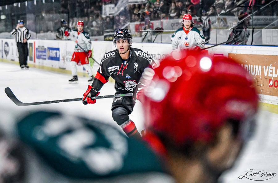 Bordeaux 7 - 3 Cergy-Pontoise