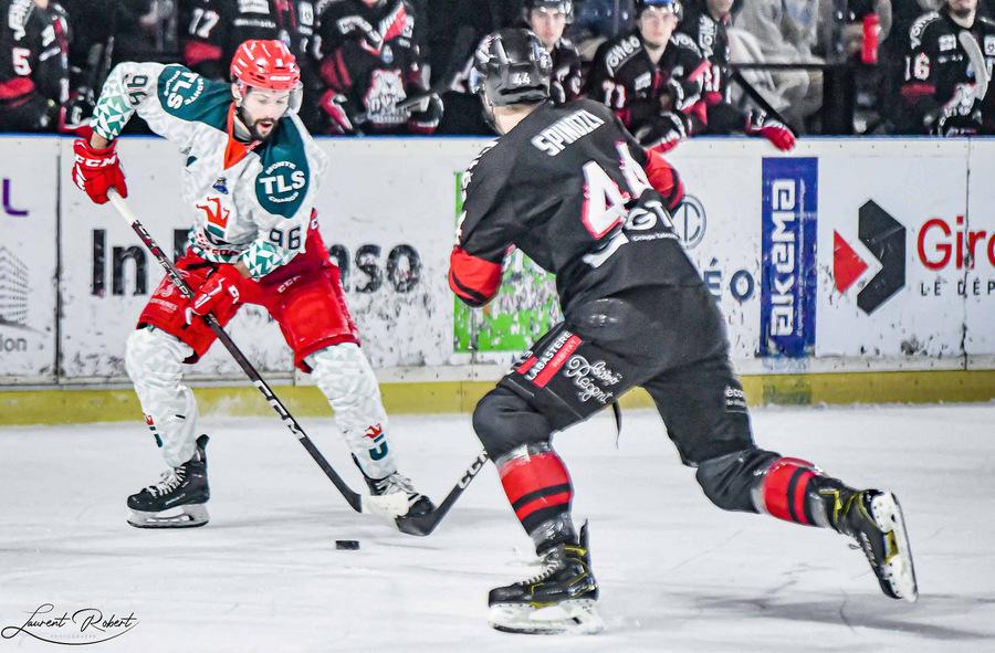 Bordeaux 7 - 3 Cergy-Pontoise
