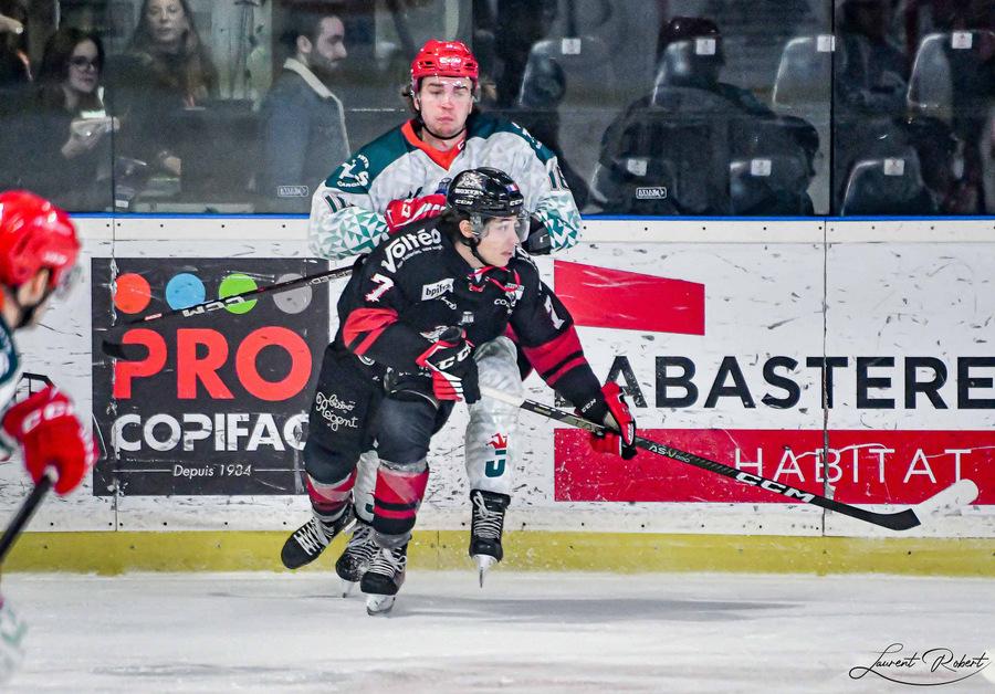 Bordeaux 7 - 3 Cergy-Pontoise